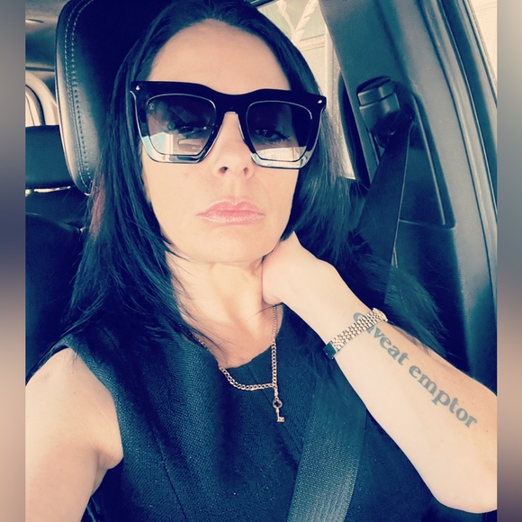 Meet your Posher, Daniella - Picture 1 of 3